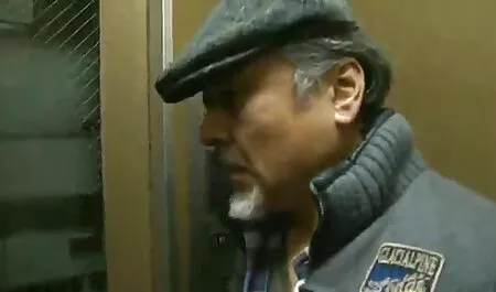Guy fucks Two bitches spankwire video